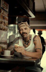 MIKE BAHÍA LANZA SU NUEVO DOCUMENTAL