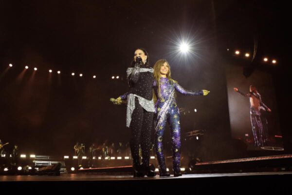El Bmo Stadium Con Casa Llena: Gloria Trevi Convirtió La Noche En Historia 2 Gloria Trevi Junto A Raquenel