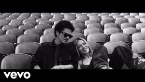 KAROL G y Bruno Mars – Still