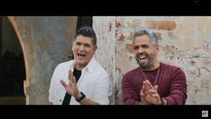 Daniel Santacruz X Eddy Herrera – Mi Forma de Amar (Video Oficial)