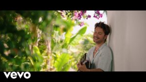 Manuel Carrasco – Coquito (Official Video)