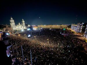 Rosalía hace historia en el Zócalo de la Ciudad de México