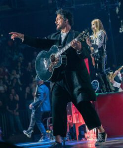 RICARDO ARJONA CIERRA SU GIRA MUNDIAL BLANCO Y NEGRO CON UN TOTAL DE 150 PRESENTACIONES EN VIVO