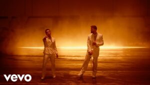 Ricky Martin y Christian Nodal – Fuego de Noche, Nieve de Día