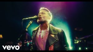Pedro Capó – Sabe Bien (Lyrics + Video)