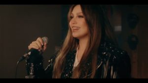 Thalia Y Charly Alberti – Persiana Americana (Video)