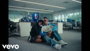 Aitana Y Myke Towers – Sentimiento Natural (Video + Lyrics)