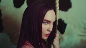 Belinda y Xavi – Mírame Feliz (Letras + Video)