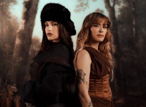 KANY GARCÍA Y LIA KALI ESTRENAN SU SENCILLO “HUIR”