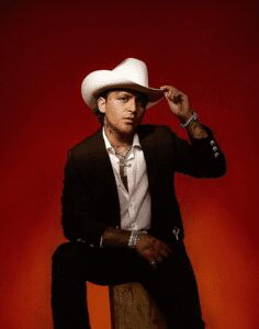 Christian Nodal presenta sencillo “SABINA”