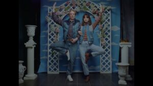 Taylor Swift – Opalite
