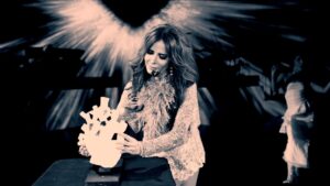 Gloria Trevi – No Estás Sola
